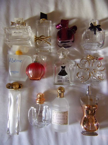 Lot flacons parfum eau - 12, de