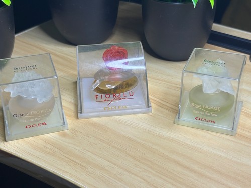 Lot trois miniatures de - trois,